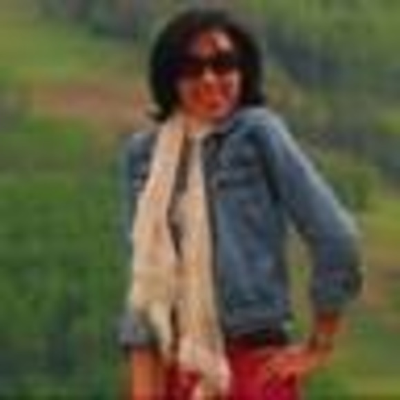 Meet your Posher, Carrie - Picture 1 of 1